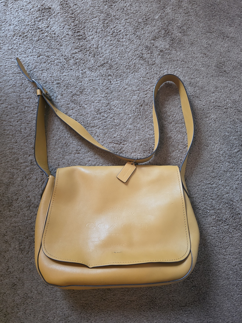 Coach Leather Shoulder Bag - Elegant Everyday Crossbody
